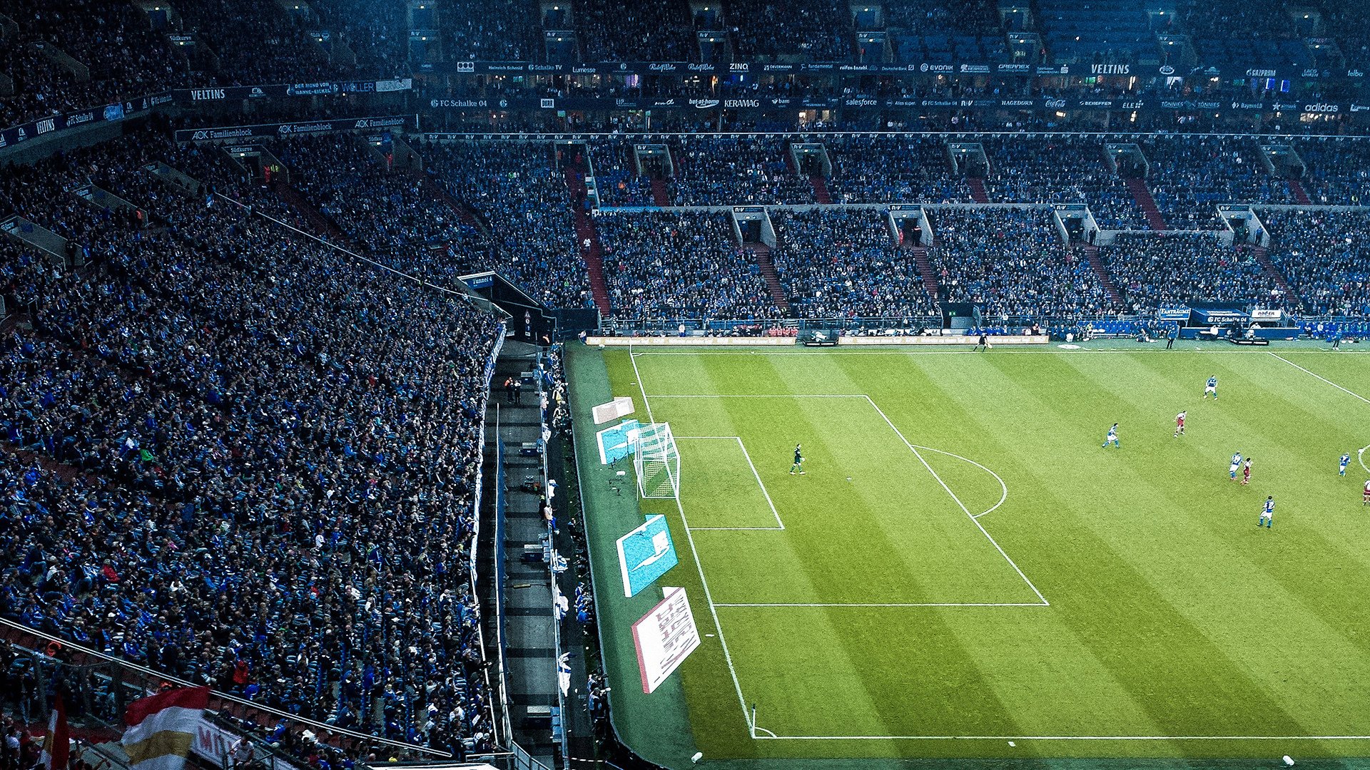 各联赛排行榜焦点：排行变动背后的关键比赛，联赛排序