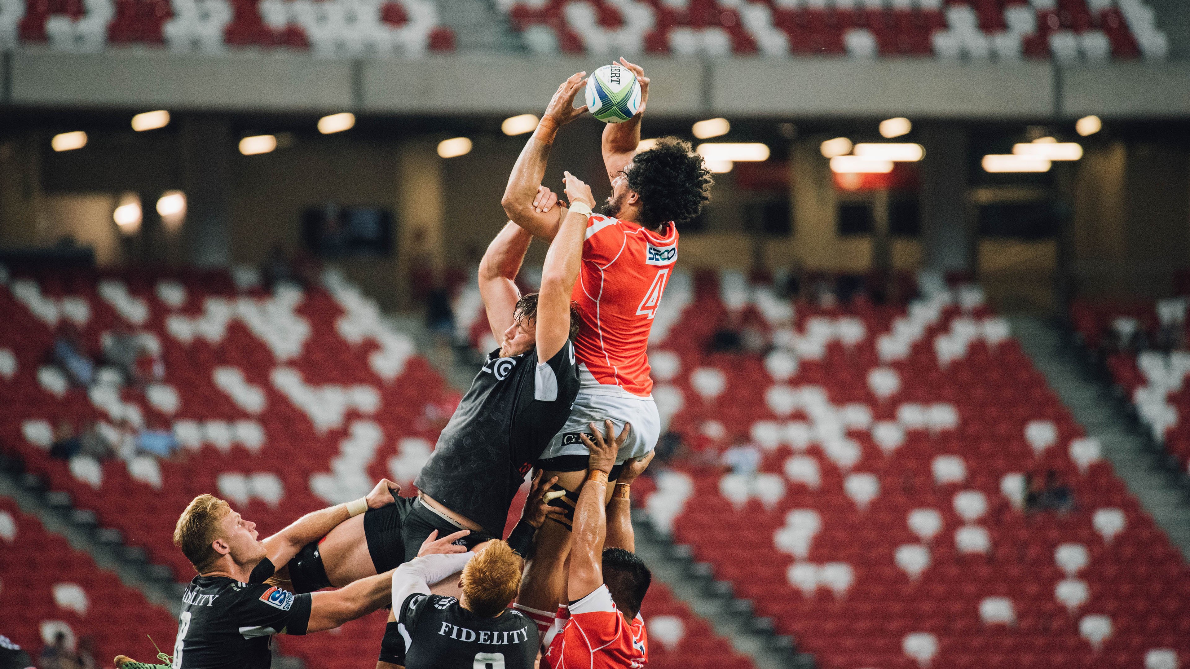 国王后卫表示球队凝聚力比上赛季更强,国王队球员