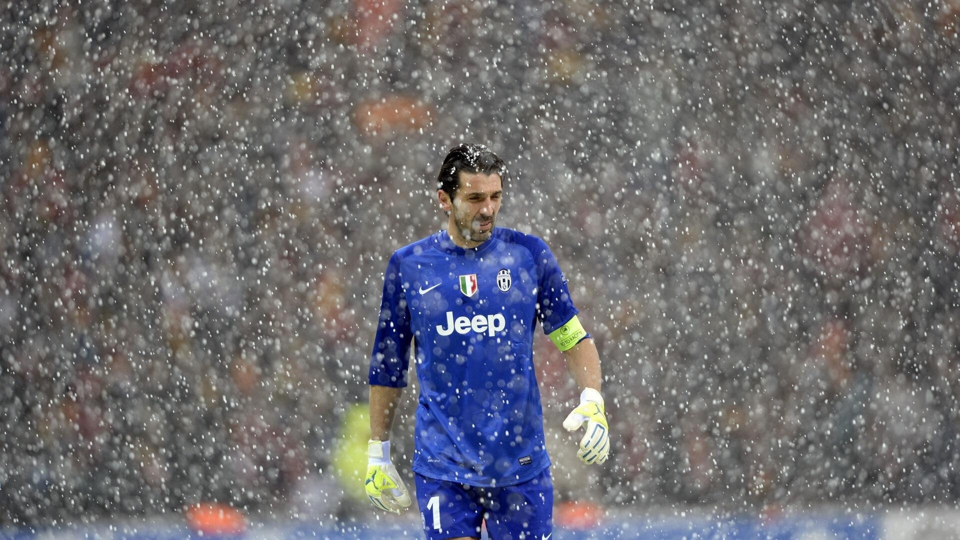 国际足球协会推动裁判标准全球一致，执法水平明显提高，2021足球国际级裁判